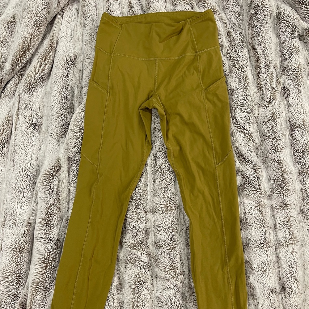 lululemon leggings with pockets excellent condition